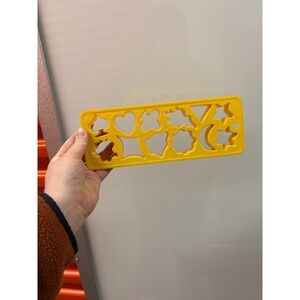 VTG‎ 50s Wecolite Yellow Plastic Cookie Cutter Set Shapes Hearts Stars Flowers